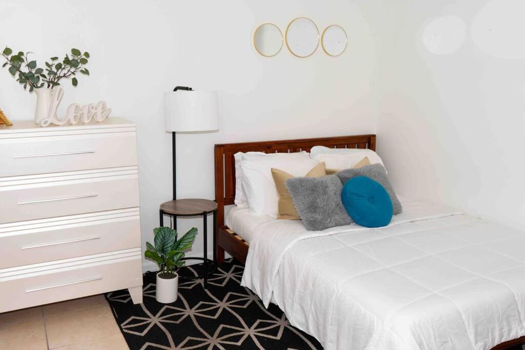 Newly Renovated Condo 5 Min From Airport Miami Exterior foto
