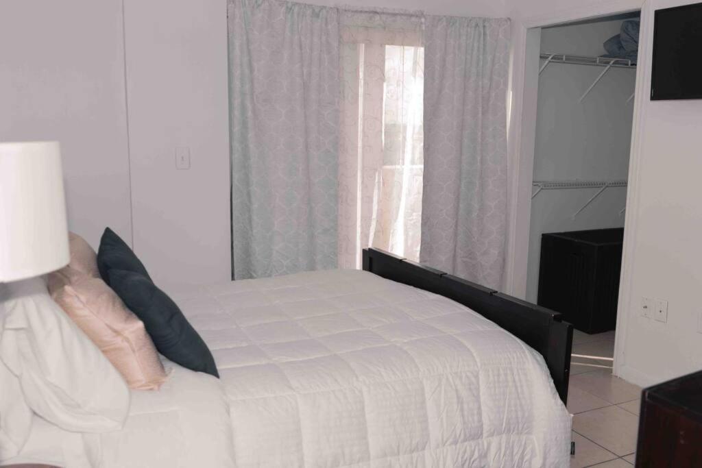 Newly Renovated Condo 5 Min From Airport Miami Exterior foto