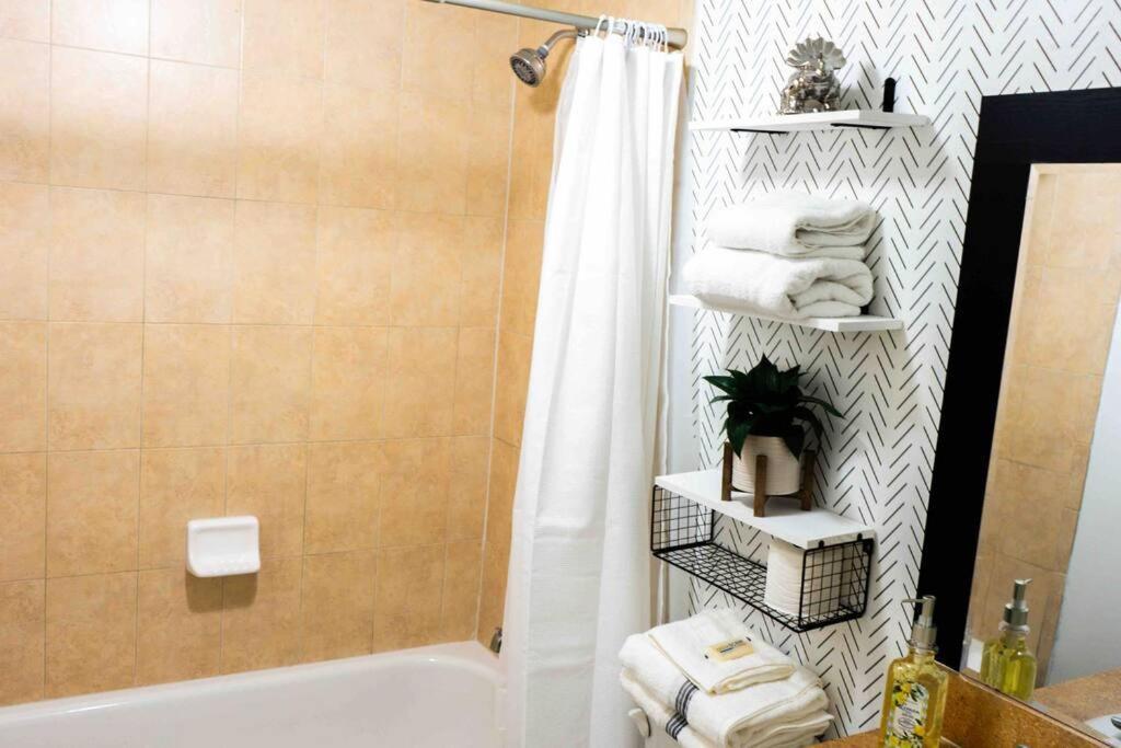 Newly Renovated Condo 5 Min From Airport Miami Exterior foto